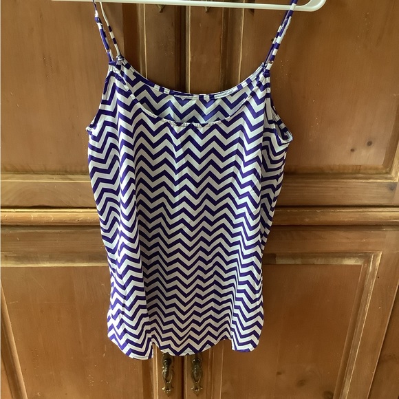 ROYAL BLUE & WHITE CAMISOLE TOP. CHEVRONS. MEDIUM. - Picture 4 of 4